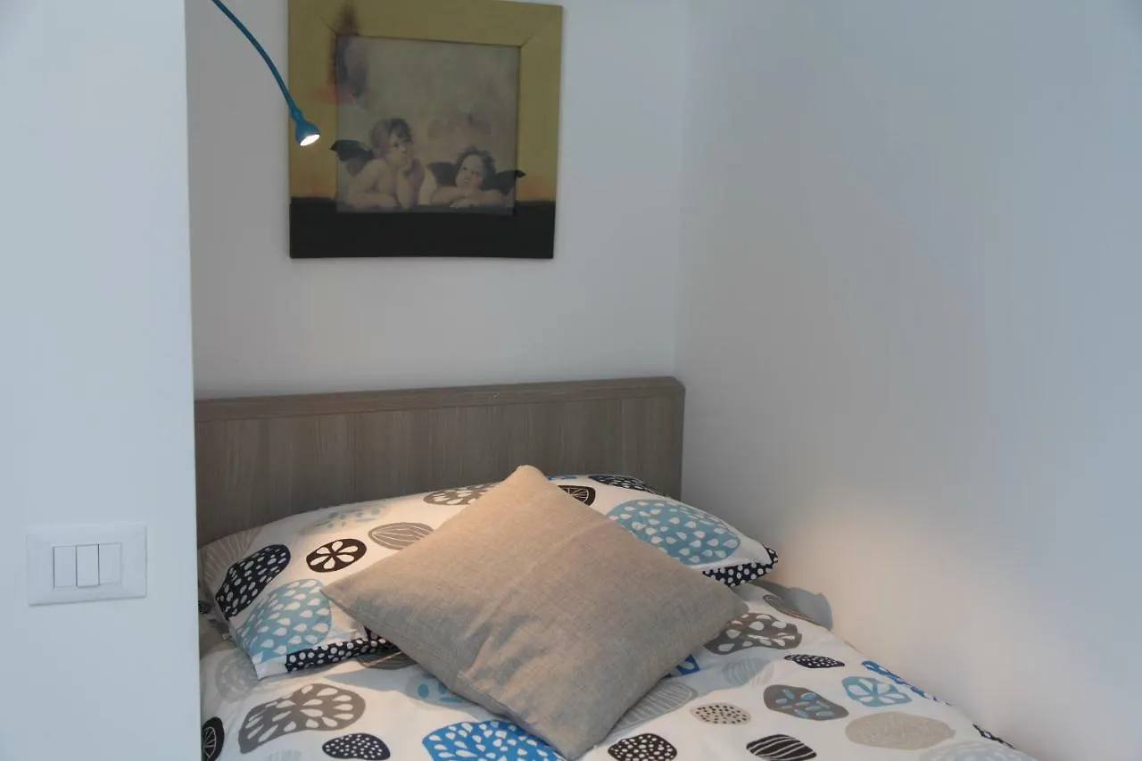 Emma'S House Apartment Cefalu 0*,  Italy